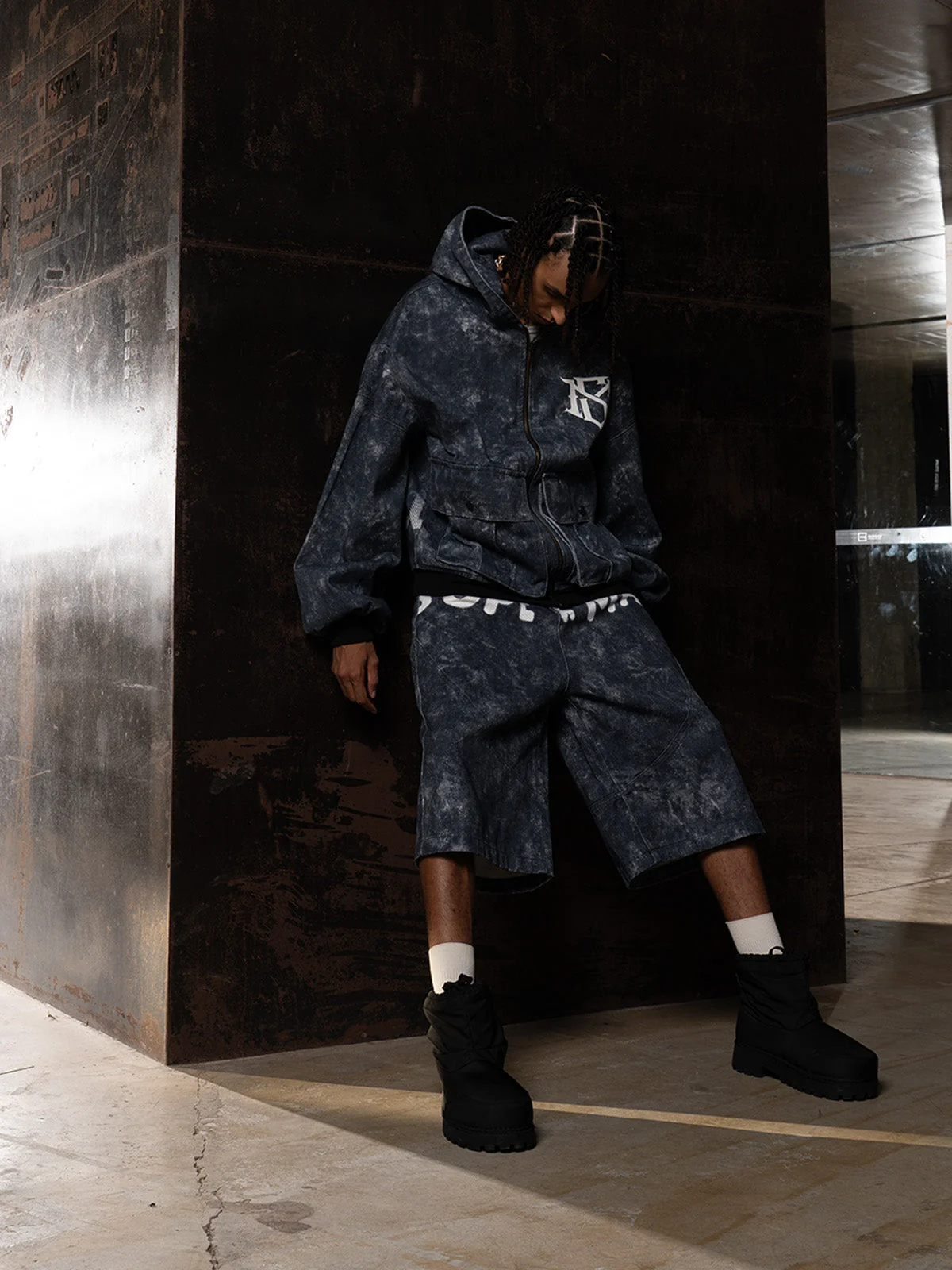 Original Oversized Denim Hoodie And Shorts Set - Image 2