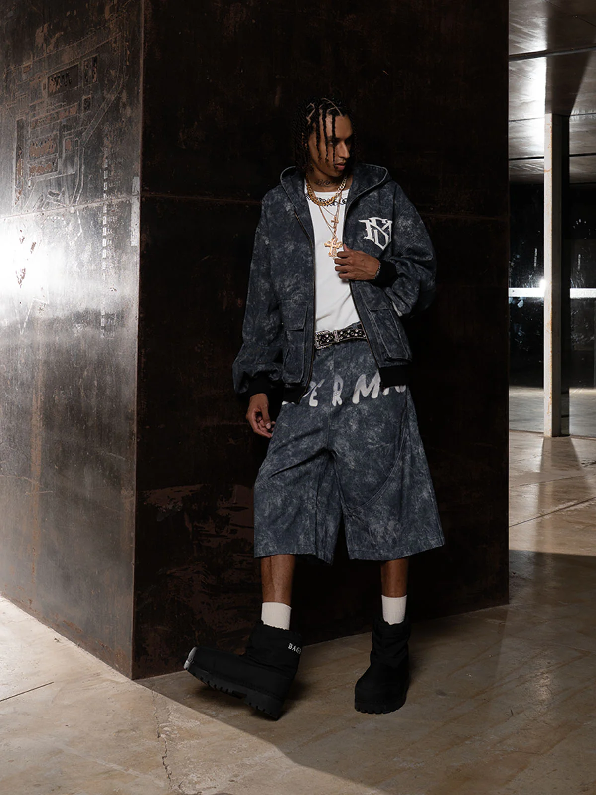 Original Oversized Denim Hoodie And Shorts Set - Image 9