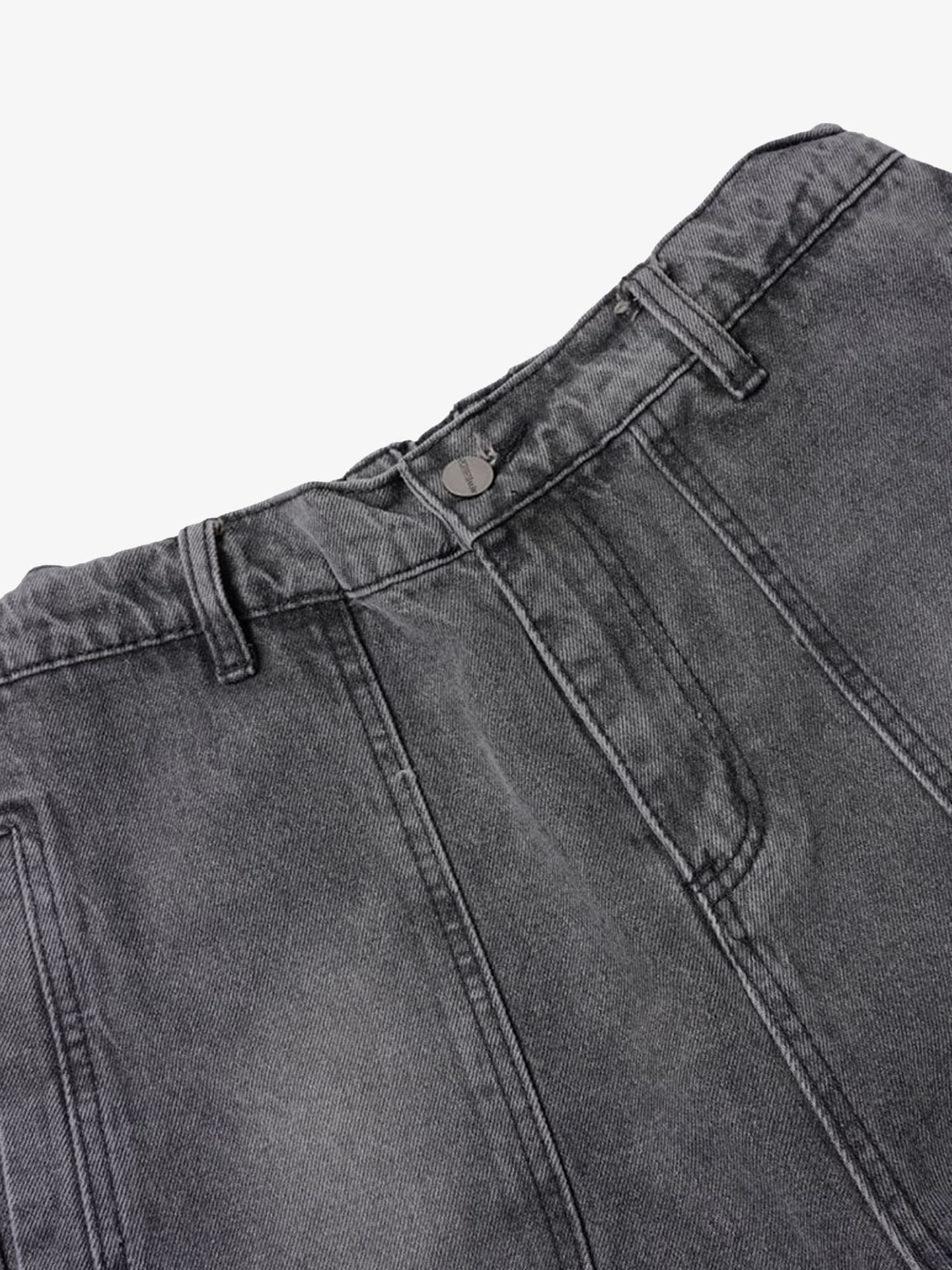 Washed Distressed Multi-Pocket Cargo Jeans - Image 3